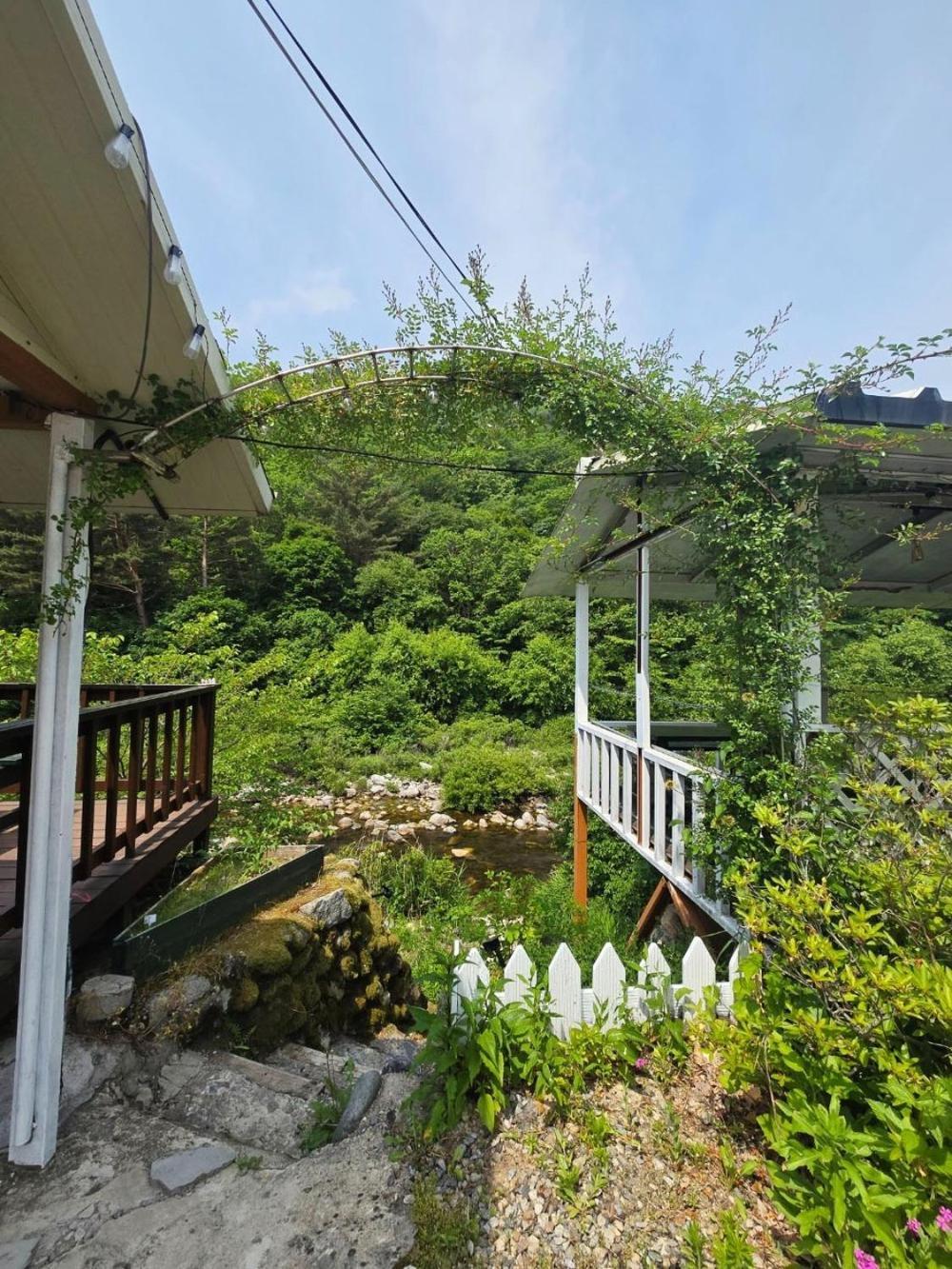 Pyeongchang Heungjeong Valley 409 Pension Exterior photo